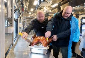 Food Train celebrates Thanksgiving in Kharkiv