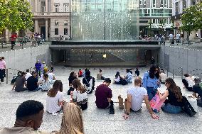 Visitors Outside The Apple Store Milan