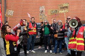 Demonstration Outside Fnac Darty Headquarters - Ivry-Sur-Seine