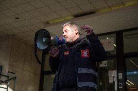 Demonstration Outside Fnac Darty Headquarters - Ivry-Sur-Seine