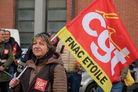 Demonstration Outside Fnac Darty Headquarters - Ivry-Sur-Seine