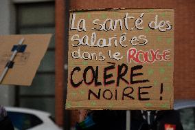 Demonstration Outside Fnac Darty Headquarters - Ivry-Sur-Seine