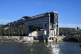 Ministry of the Economy and Finance Bercy - Paris