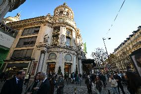 Shops in Paris FA