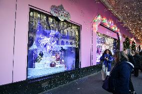 Shops in Paris FA