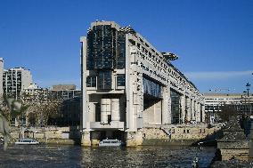 Ministry of the Economy and Finance Bercy - Paris