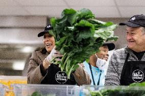 DC: Vice President Harris Volunteers at DC Central Kitchen on Thanksgiving