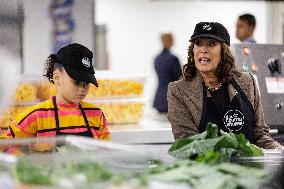 DC: Vice President Harris Volunteers at DC Central Kitchen on Thanksgiving