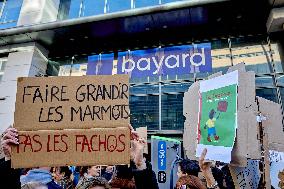 Employees Of The Bayard Press And Publishing Group On Strike In Paris