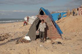 Mideast Gaza Deir Al-Balah Displaced People Life in Tent