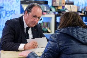 Francois Hollande Signs His Book - Brussels