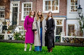 Royal Family Traditional Photo Session - Amsterdam