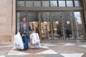 DC: People  hold a Black Friday shopping mall