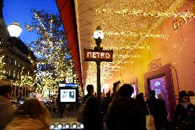 Christmas Windows - Paris