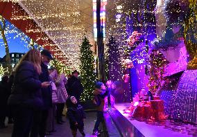 Christmas Windows - Paris