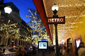 Christmas Windows - Paris