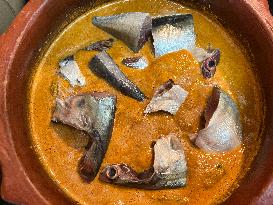 Kerala Style Mackerel Fish Curry (Ayala Curry)