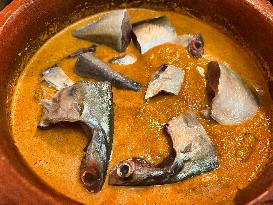 Kerala Style Mackerel Fish Curry (Ayala Curry)