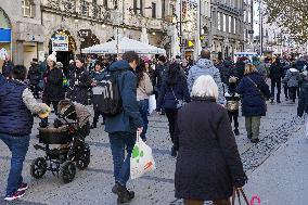 Christmas Gifts Shopping In Munich