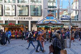 Christmas Gifts Shopping In Munich