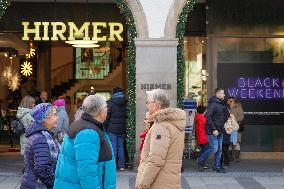 Christmas Gifts Shopping In Munich