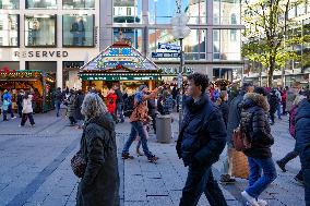 Christmas Gifts Shopping In Munich