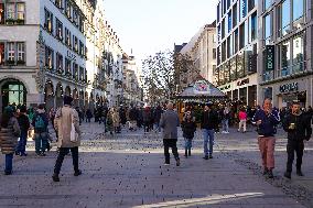 Christmas Gifts Shopping In Munich