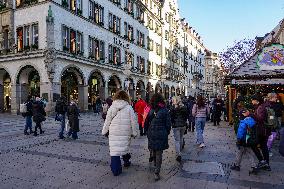 Christmas Gifts Shopping In Munich