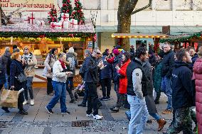 Christmas Gifts Shopping In Munich