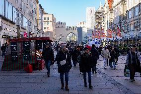 Christmas Gifts Shopping In Munich