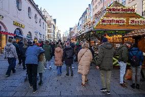 Christmas Gifts Shopping In Munich