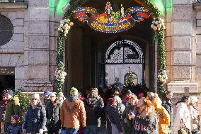 Entrance Christmas Village In Munich Residence