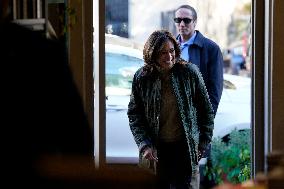 Kamala Harris visits a book store - Washington