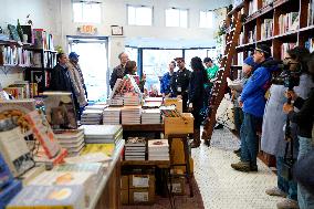 Kamala Harris visits a book store - Washington