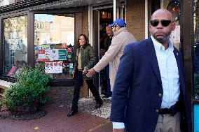 Kamala Harris visits a book store - Washington