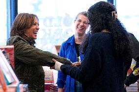 Kamala Harris visits a book store - Washington