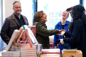 Kamala Harris visits a book store - Washington