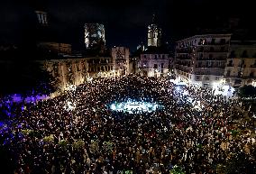 Tens Of Thousands Demand Resignation Of Regional Officials - Valencia