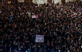 Tens Of Thousands Demand Resignation Of Regional Officials - Valencia