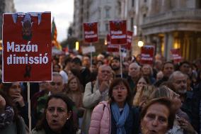 Tens Of Thousands Demand Resignation Of Regional Officials - Valencia