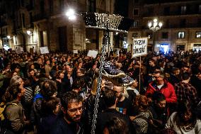 Tens Of Thousands Demand Resignation Of Regional Officials - Valencia