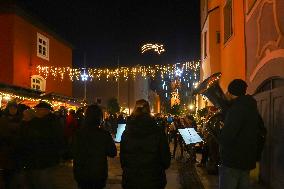 Bavarian Advent Highlight In Burghausen, Home To The World’s Longest Castle Complex