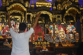 ISKCON Holds Mass Prayers Across World In Protest Against Atrocity On Hindus In Bangladesh