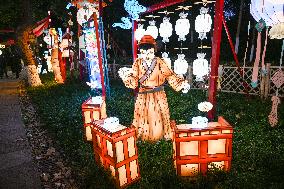 Tourists Visit Lantern in Nanjing