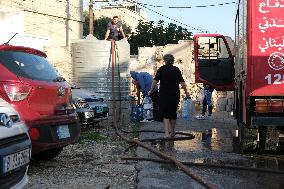 Water Distribution Day In Tyre - Lebanon