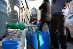 Water Distribution Day In Tyre - Lebanon