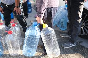 Water Distribution Day In Tyre - Lebanon