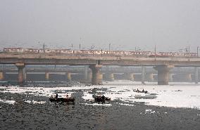 Toxic Foam Covers India's Yamuna River