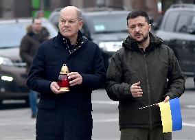 Volodymyr Zelenskyy and Olaf Scholz pay tribute to perished defenders of Ukraine in Kyiv