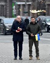 Volodymyr Zelenskyy and Olaf Scholz pay tribute to perished defenders of Ukraine in Kyiv